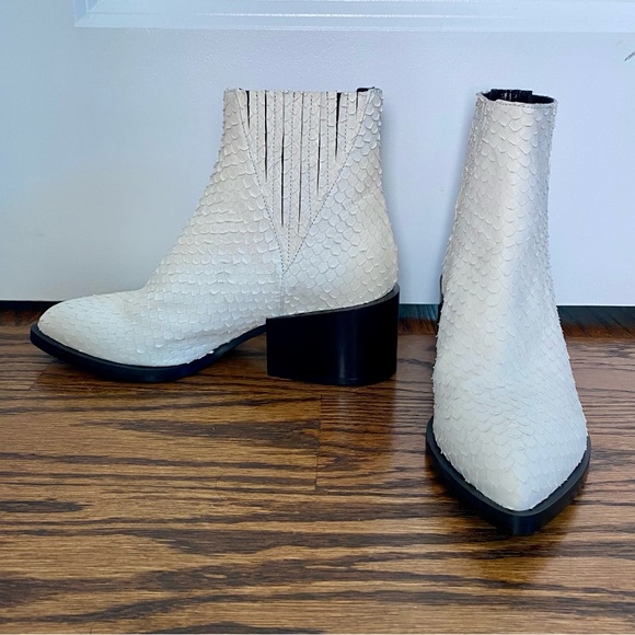 Steven by Steve Madden white booties, size 6 - Picture 2 of 8